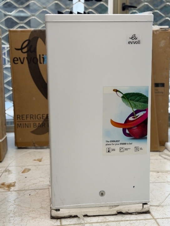 یخچال هتلی ایوولی|evvoli مدل EVRFM-90LW ظرفیت ۷ فوت