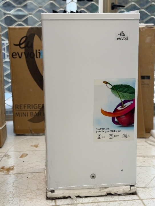 یخچال هتلی ایوولی|evvoli مدل EVRFM-90LW ظرفیت ۷ فوت